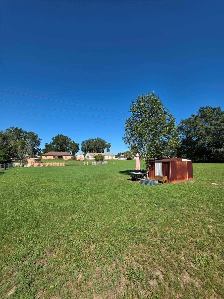 319 OAK TRACK PASS, Ocala, FL 34472 Storage shed