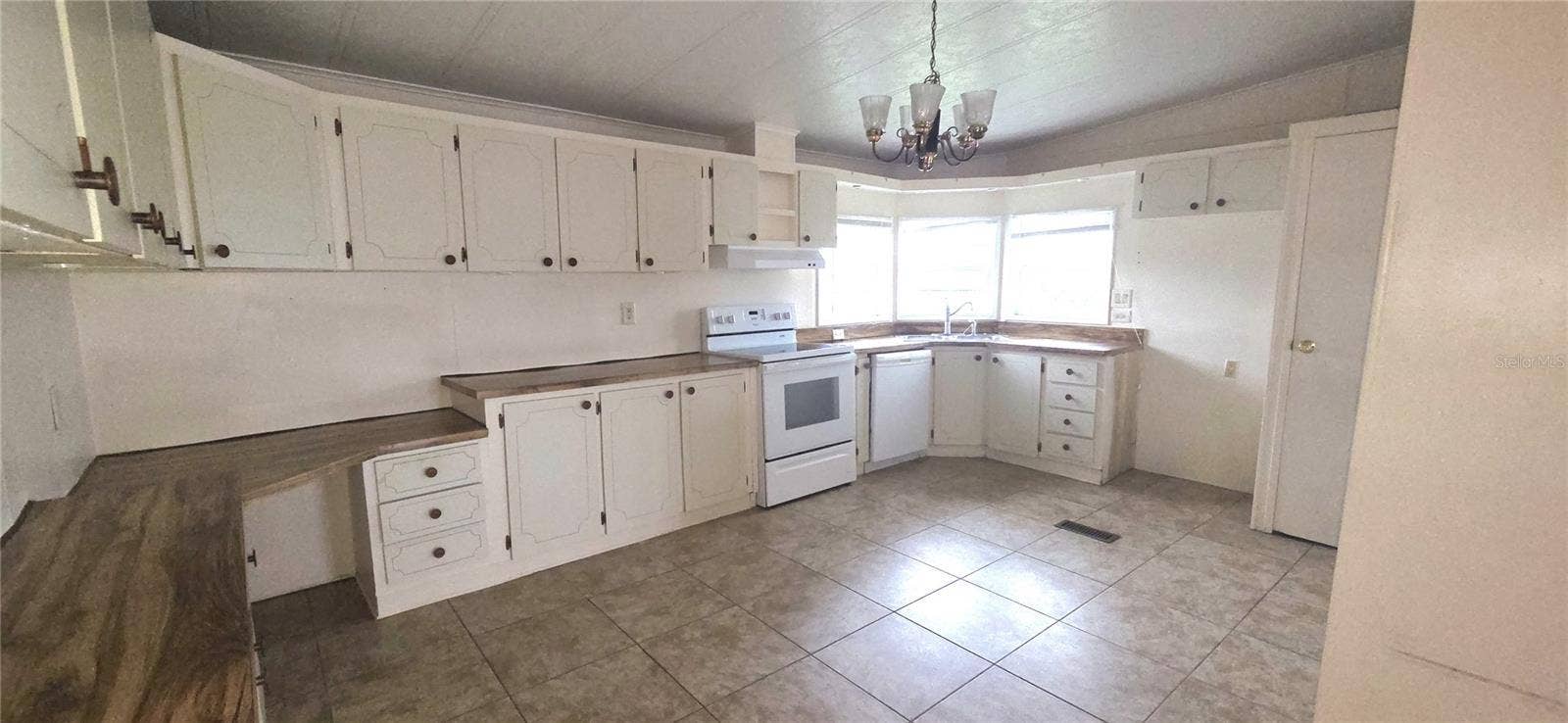 2055 S FLORAL AVENUE, #201, Bartow, FL 33830 2055 S FLORAL AVENUE, #201, Bartow, FL 33830