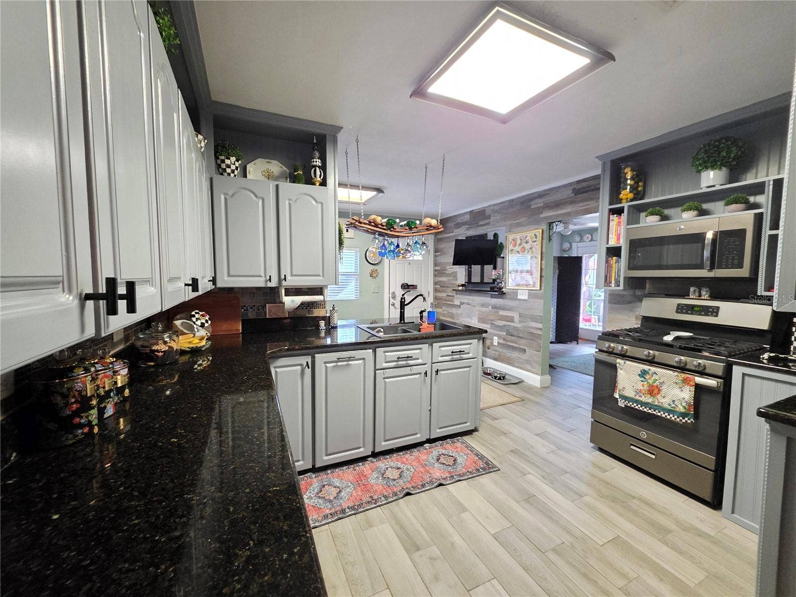 118 S WATERLOO AVENUE, Lakeland, FL 33801
