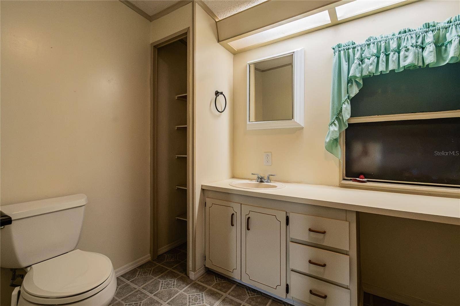 1725 QUAIL HILL DR, Lakeland, FL 33810 1725 QUAIL HILL DR, Lakeland, FL 33810