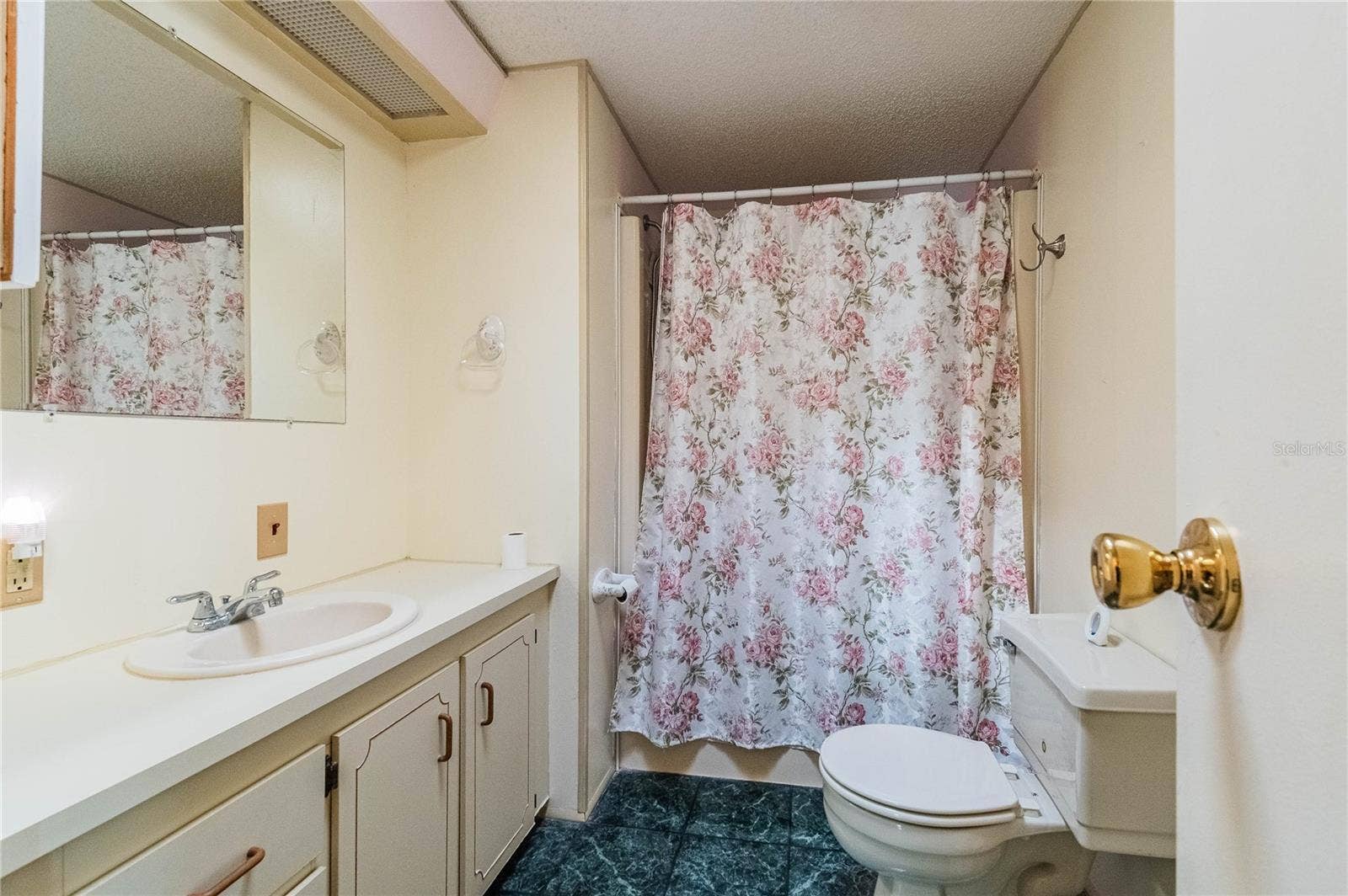 1725 QUAIL HILL DR, Lakeland, FL 33810 1725 QUAIL HILL DR, Lakeland, FL 33810