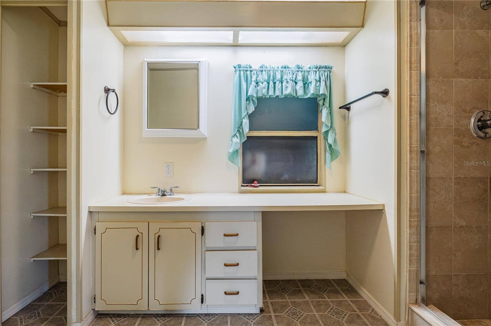 1725 QUAIL HILL DR, Lakeland, FL 33810 1725 QUAIL HILL DR, Lakeland, FL 33810