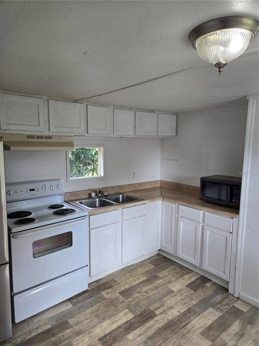 12515 FOUR OAKS ROAD, Tampa, FL 33624 12515 FOUR OAKS ROAD, Tampa, FL 33624