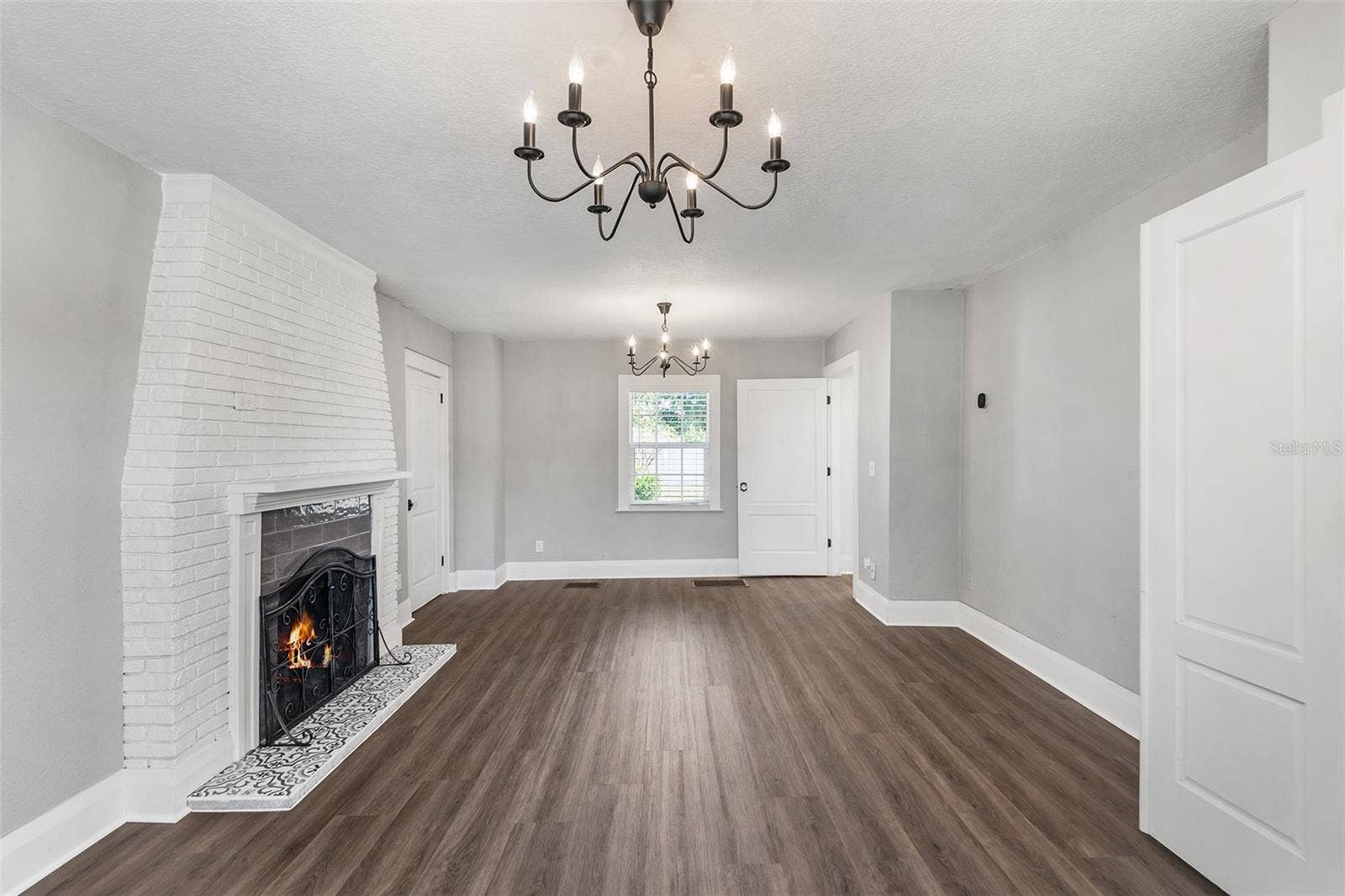 807 INTERLACHEN PARKWAY, Lakeland, FL 33801 Living room
