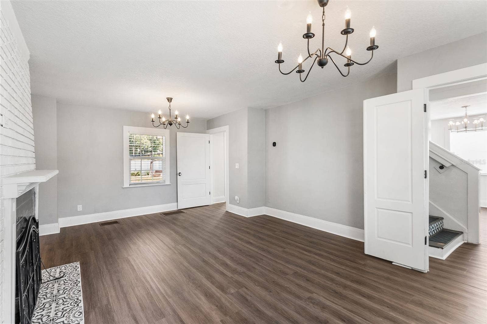 807 INTERLACHEN PARKWAY, Lakeland, FL 33801 Living room