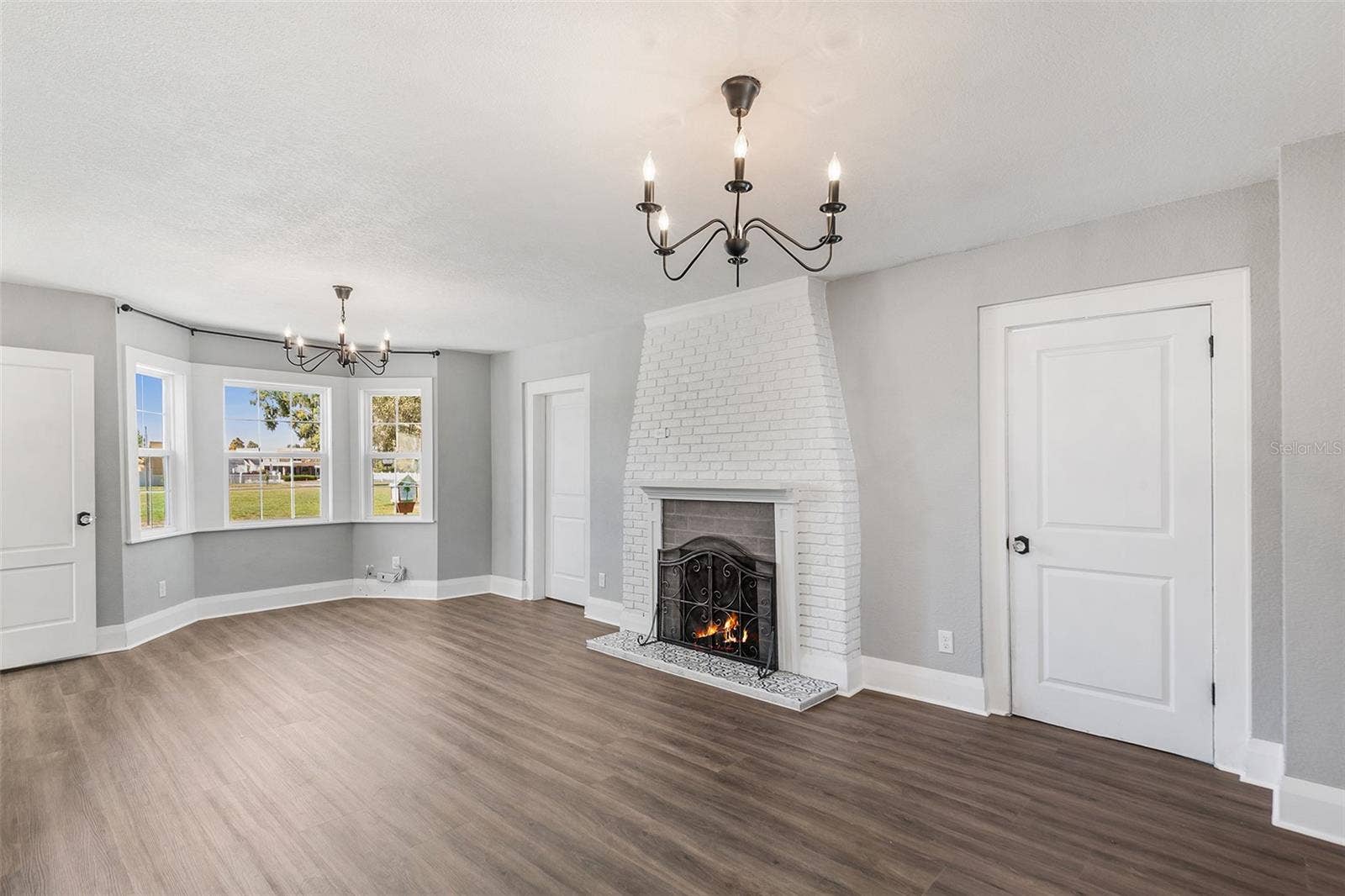 807 INTERLACHEN PARKWAY, Lakeland, FL 33801 Living room