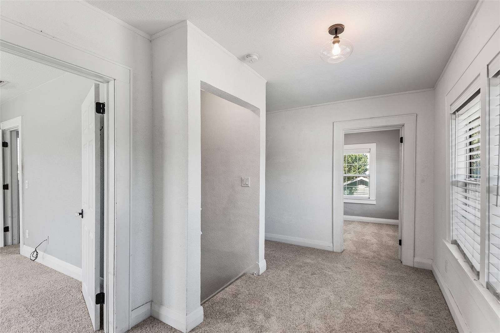 807 INTERLACHEN PARKWAY, Lakeland, FL 33801 Hall upstairs