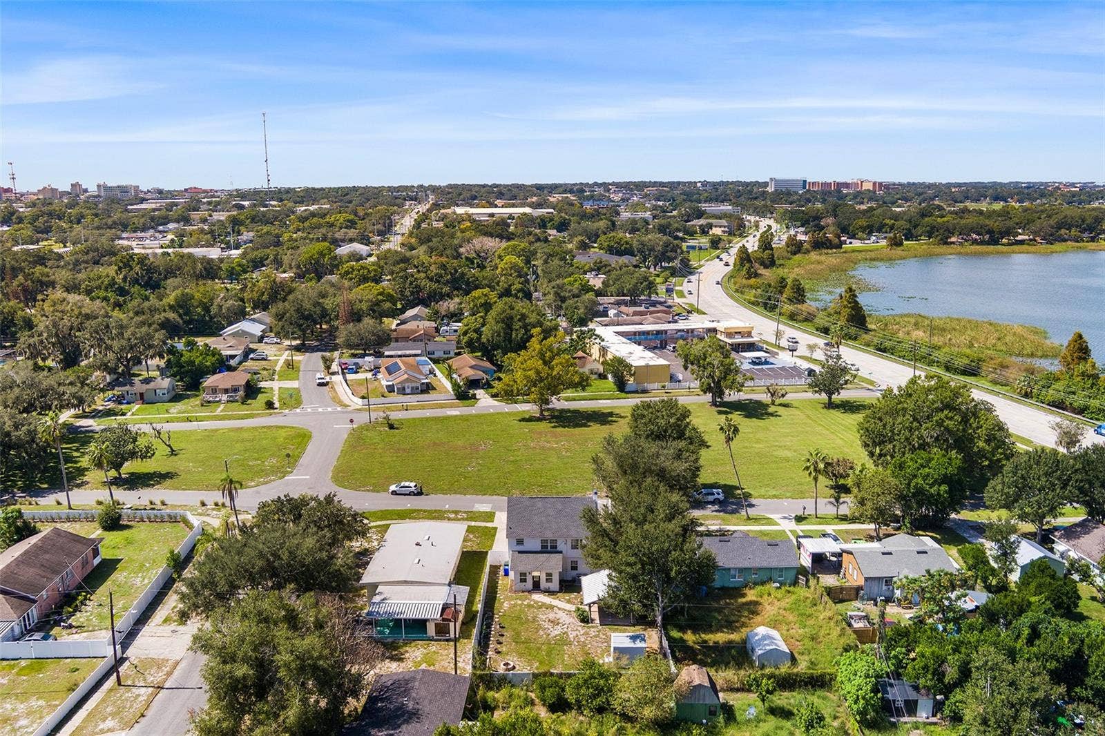807 INTERLACHEN PARKWAY, Lakeland, FL 33801 807 INTERLACHEN PARKWAY, Lakeland, FL 33801