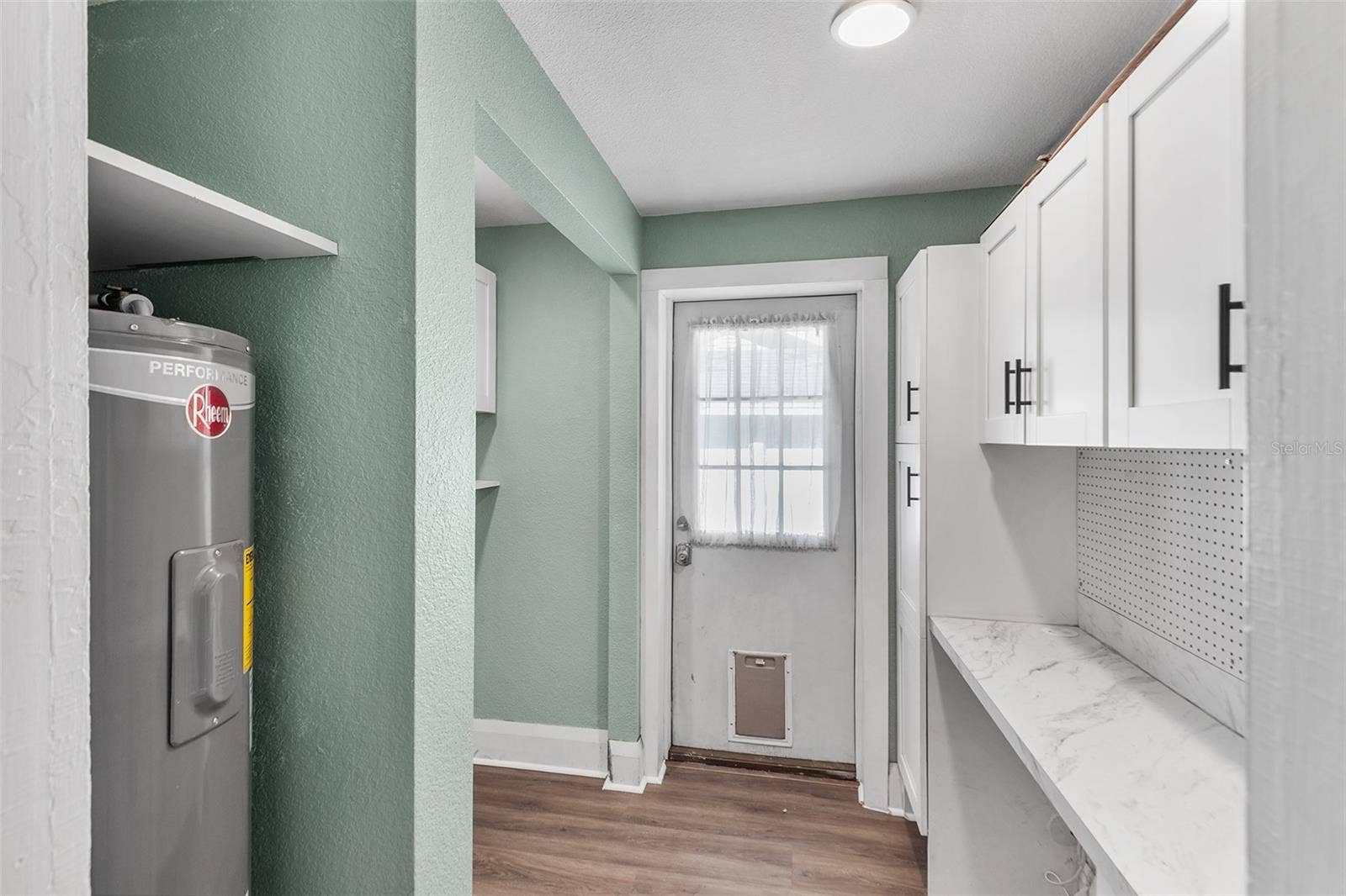 807 INTERLACHEN PARKWAY, Lakeland, FL 33801 Laundry room