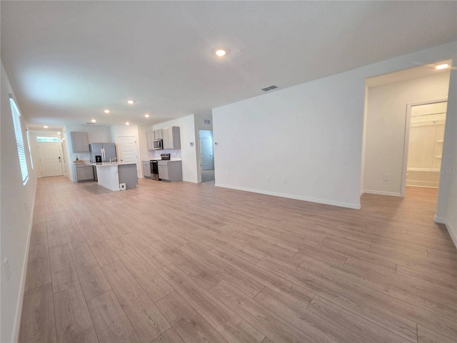 8560 MADRID STREET, Lakeland, FL 33810 8560 MADRID STREET, Lakeland, FL 33810