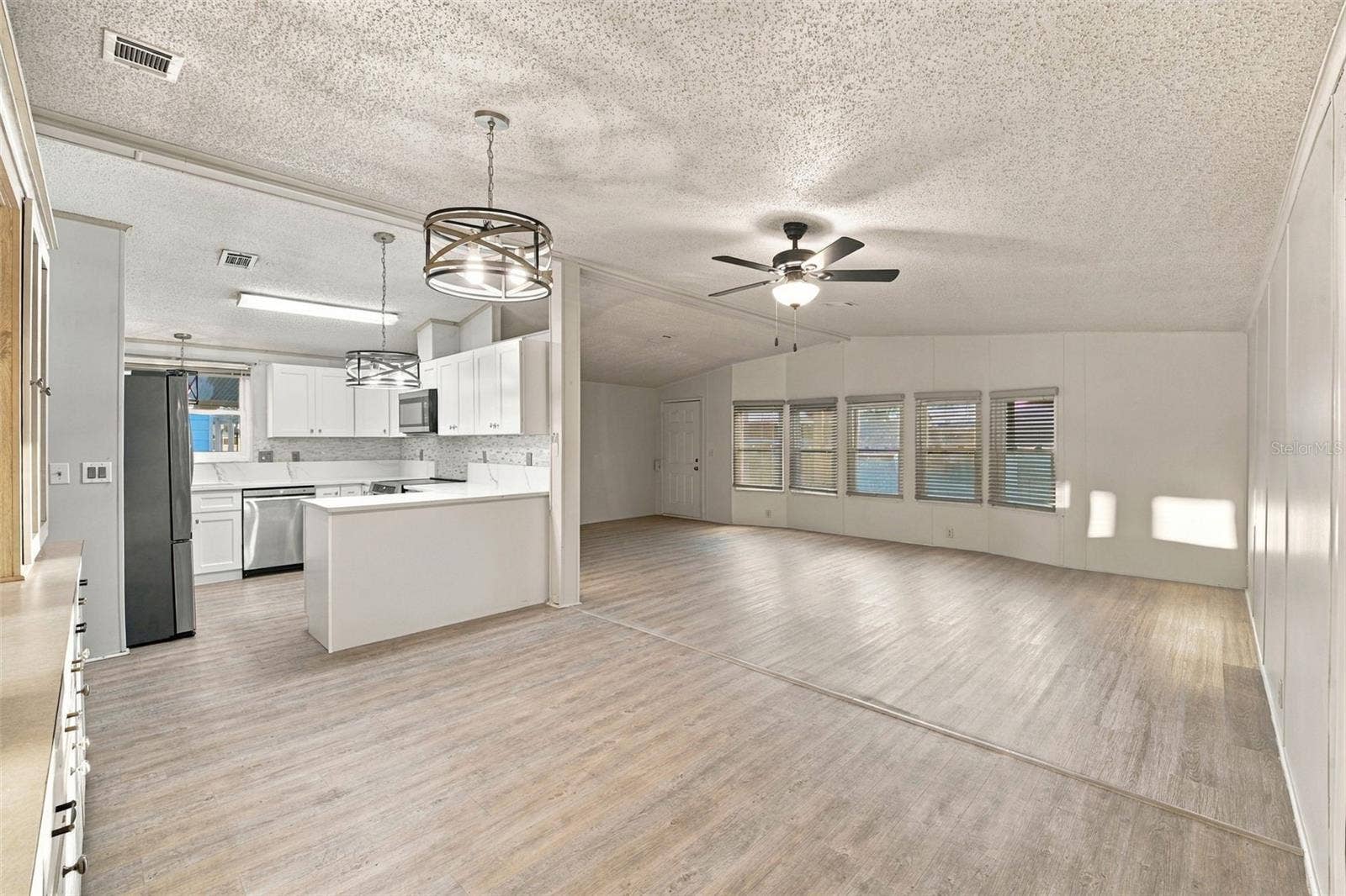4863 FOXWOOD BOULEVARD, Lakeland, FL 33810 4863 FOXWOOD BOULEVARD, Lakeland, FL 33810