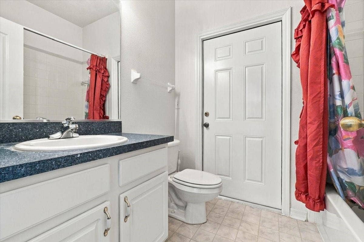 1731 BROOKSTONE WAY, Plant City, FL 33566 GUEST BATHROOM