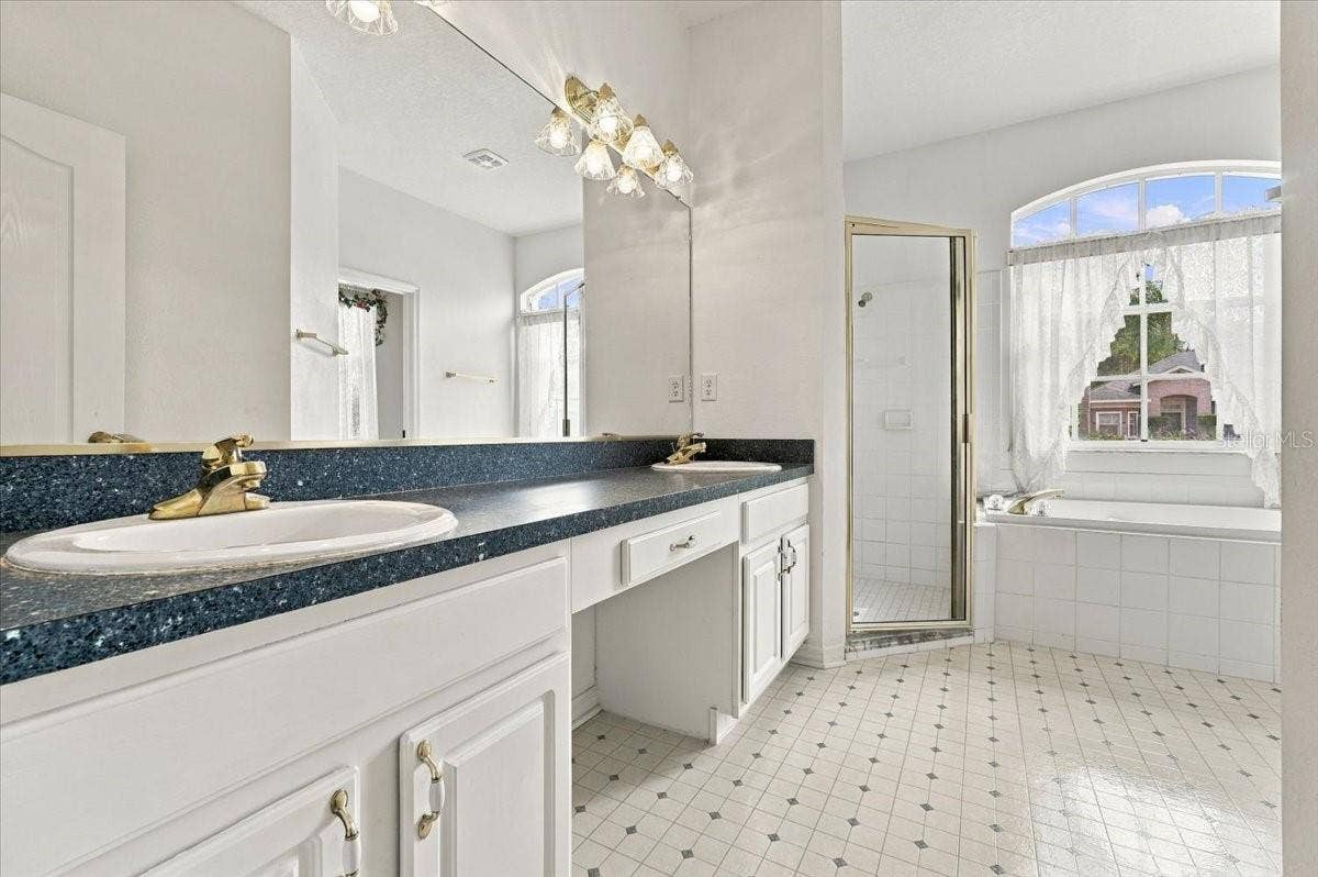 1731 BROOKSTONE WAY, Plant City, FL 33566 PRIMARY ENSUITE BATH