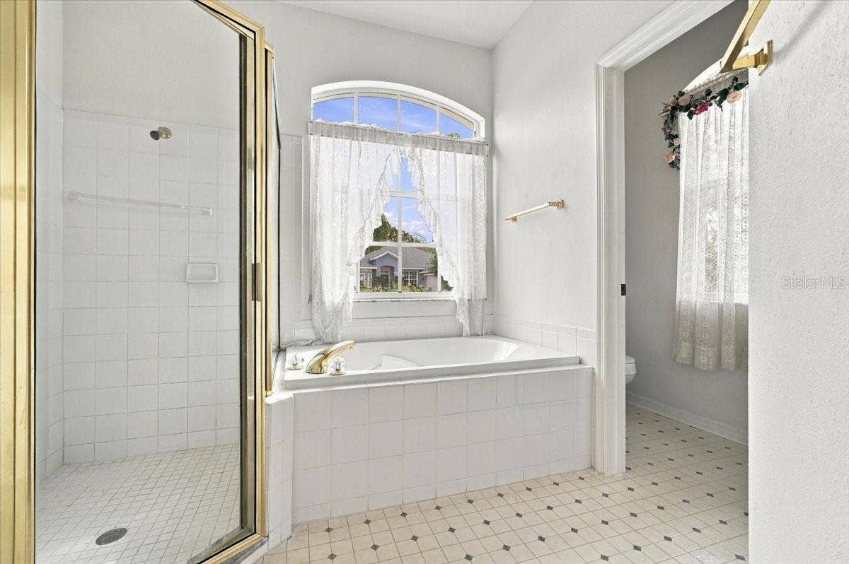 1731 BROOKSTONE WAY, Plant City, FL 33566 PRIMARY ENSUITE BATH
