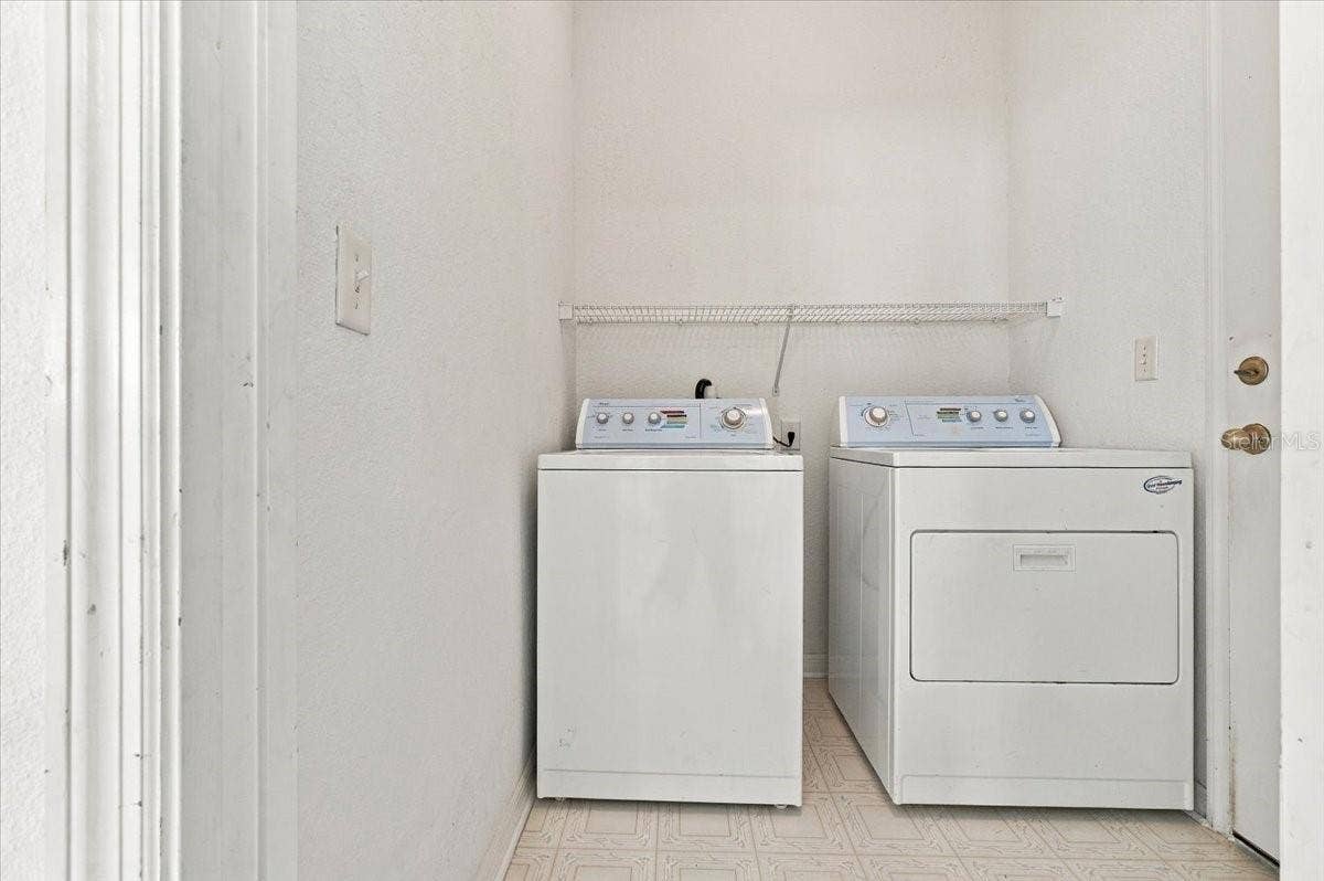 1731 BROOKSTONE WAY, Plant City, FL 33566 LAUNDRY