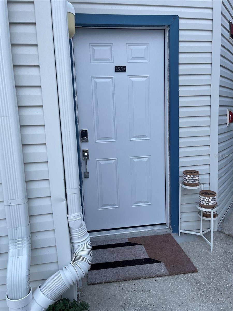 2516 WOODGATE BOULEVARD, #205, Orlando, FL 32822 Front door