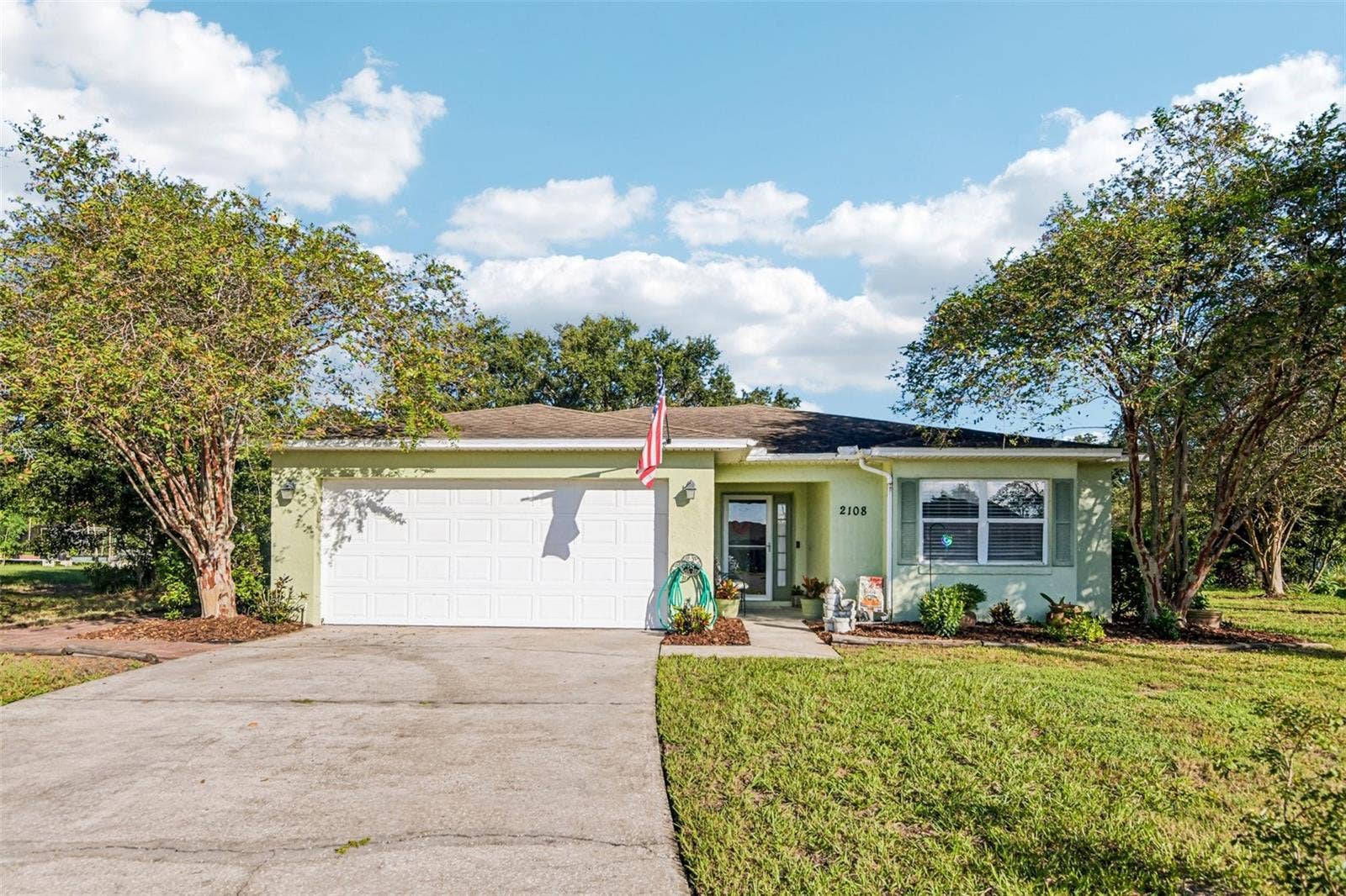 2108 GLEN HEIGHTS PLACE, Lakeland, FL 33813 2108 GLEN HEIGHTS PLACE, Lakeland, FL 33813