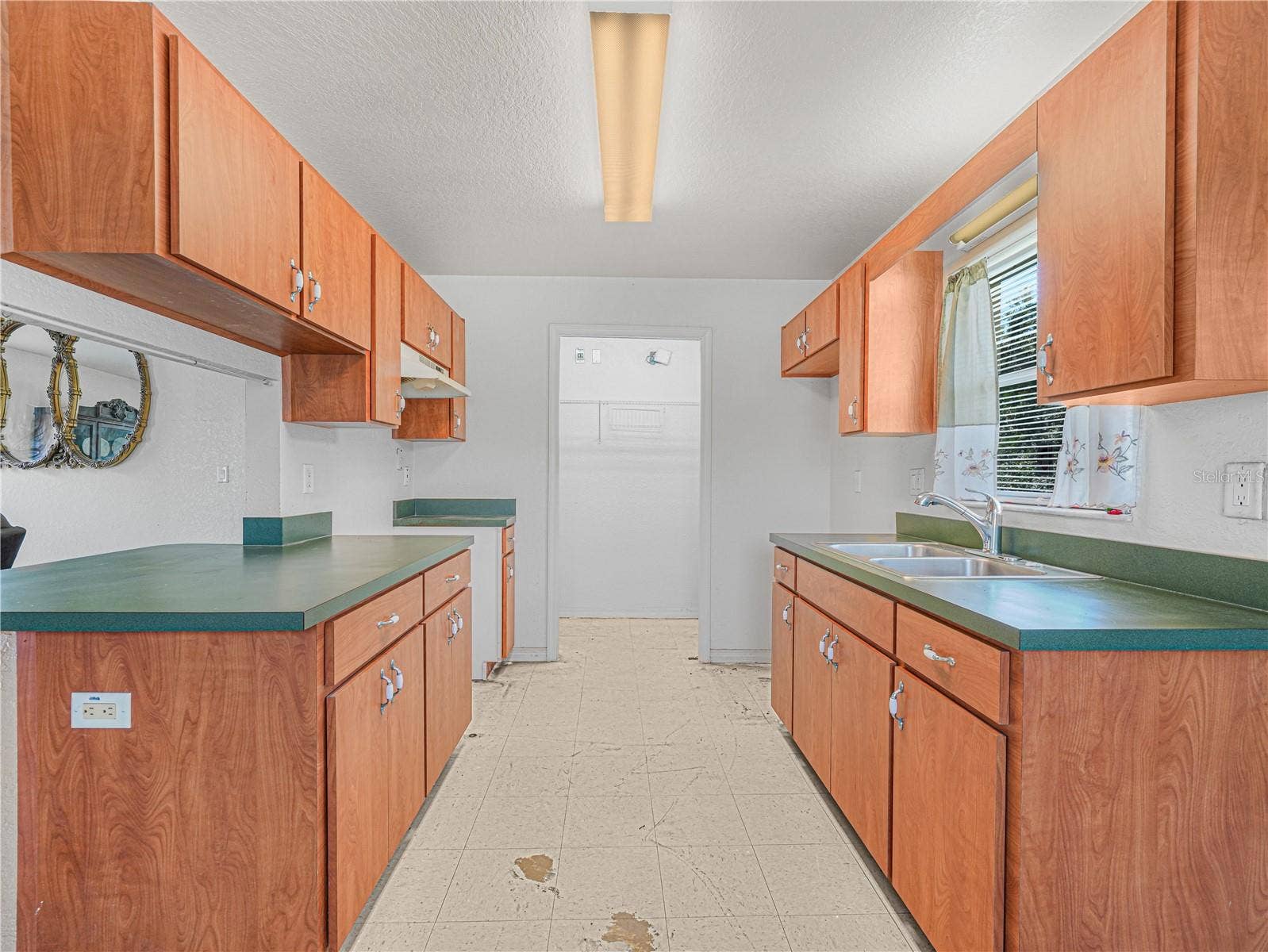 215 DORSETT AVENUE, Lake Wales, FL 33853