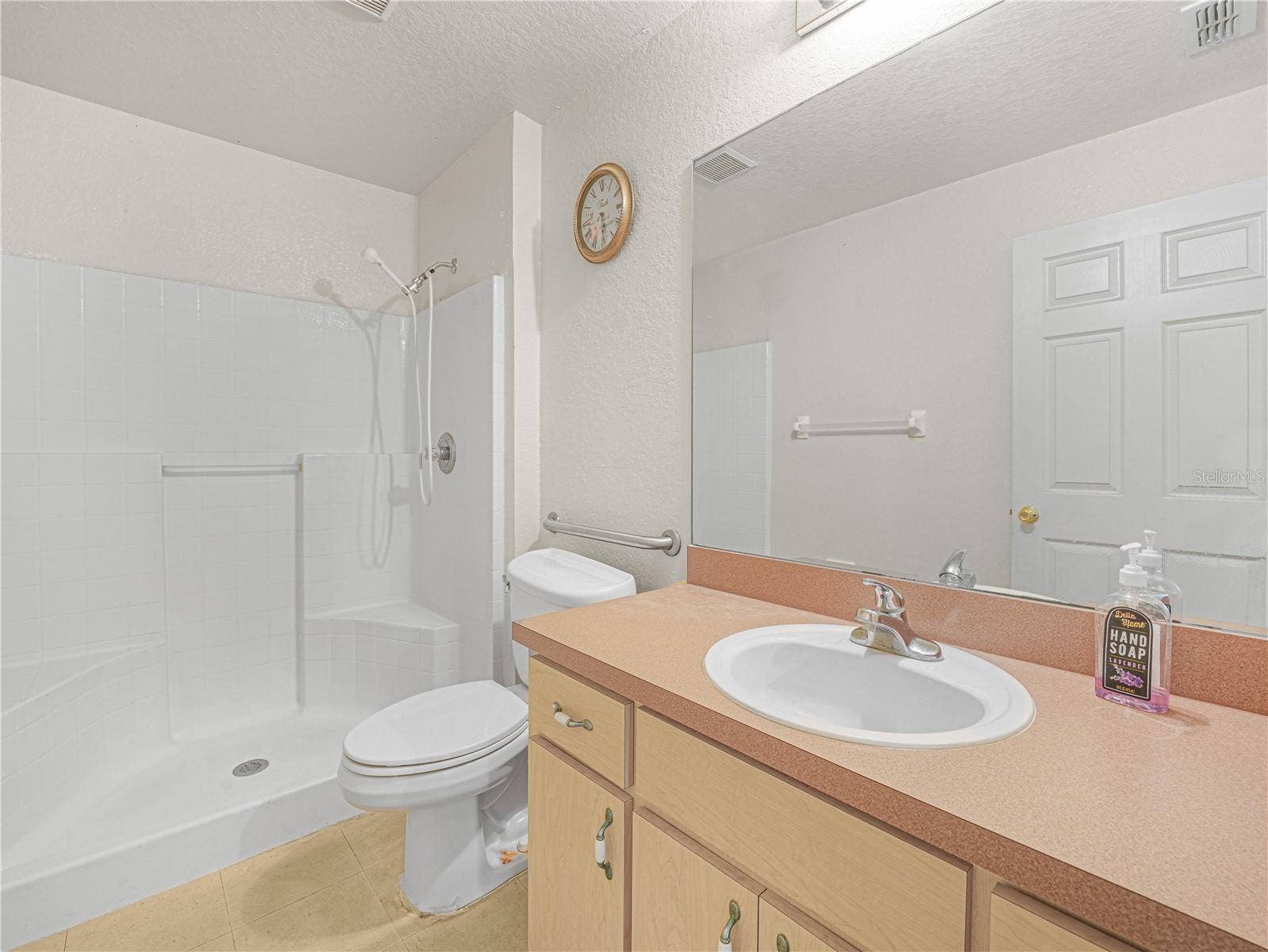 215 DORSETT AVENUE, Lake Wales, FL 33853