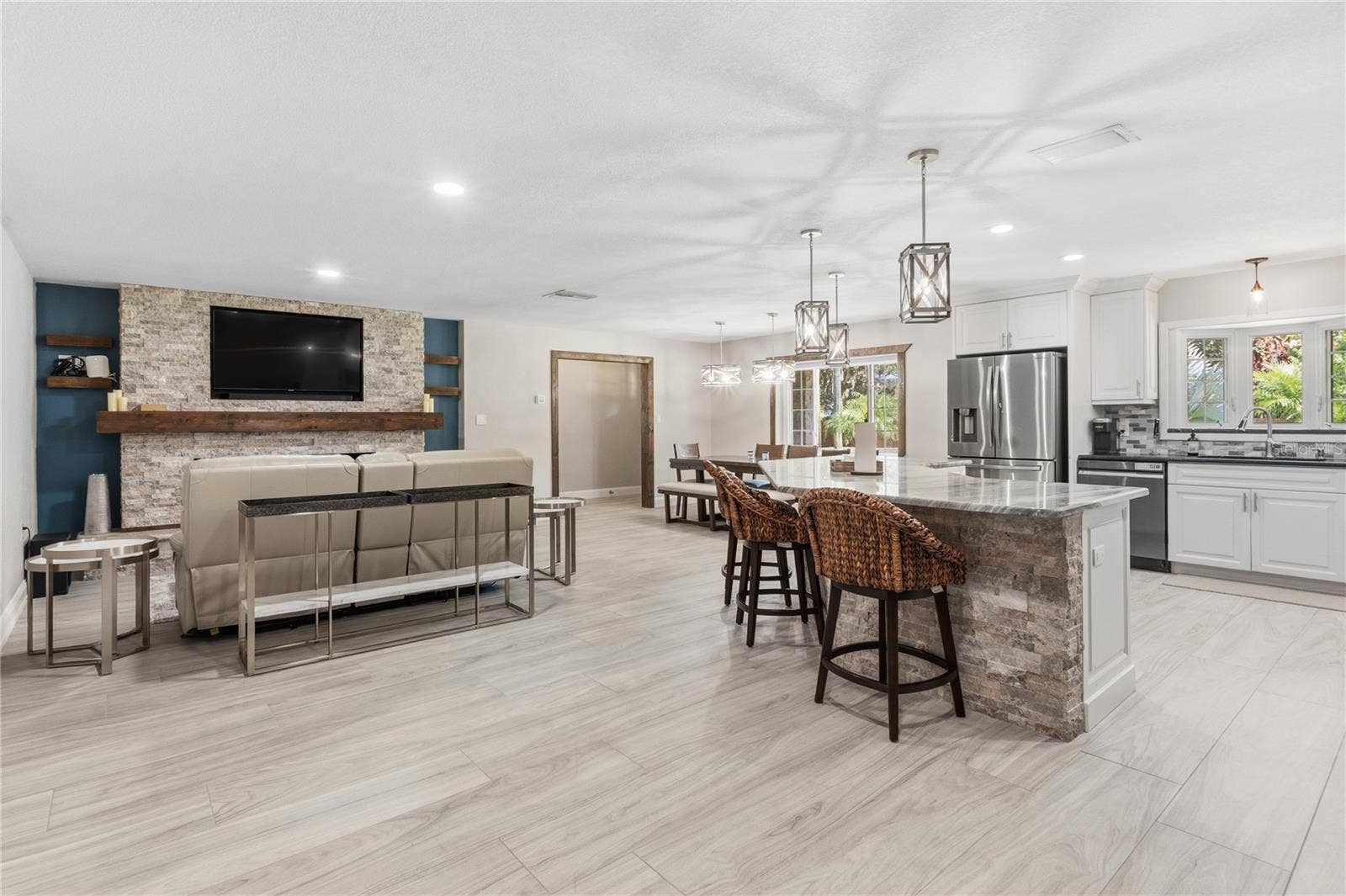 1010 EDGEWATER DRIVE, Winter Haven, FL 33884 1010 EDGEWATER DRIVE, Winter Haven, FL 33884
