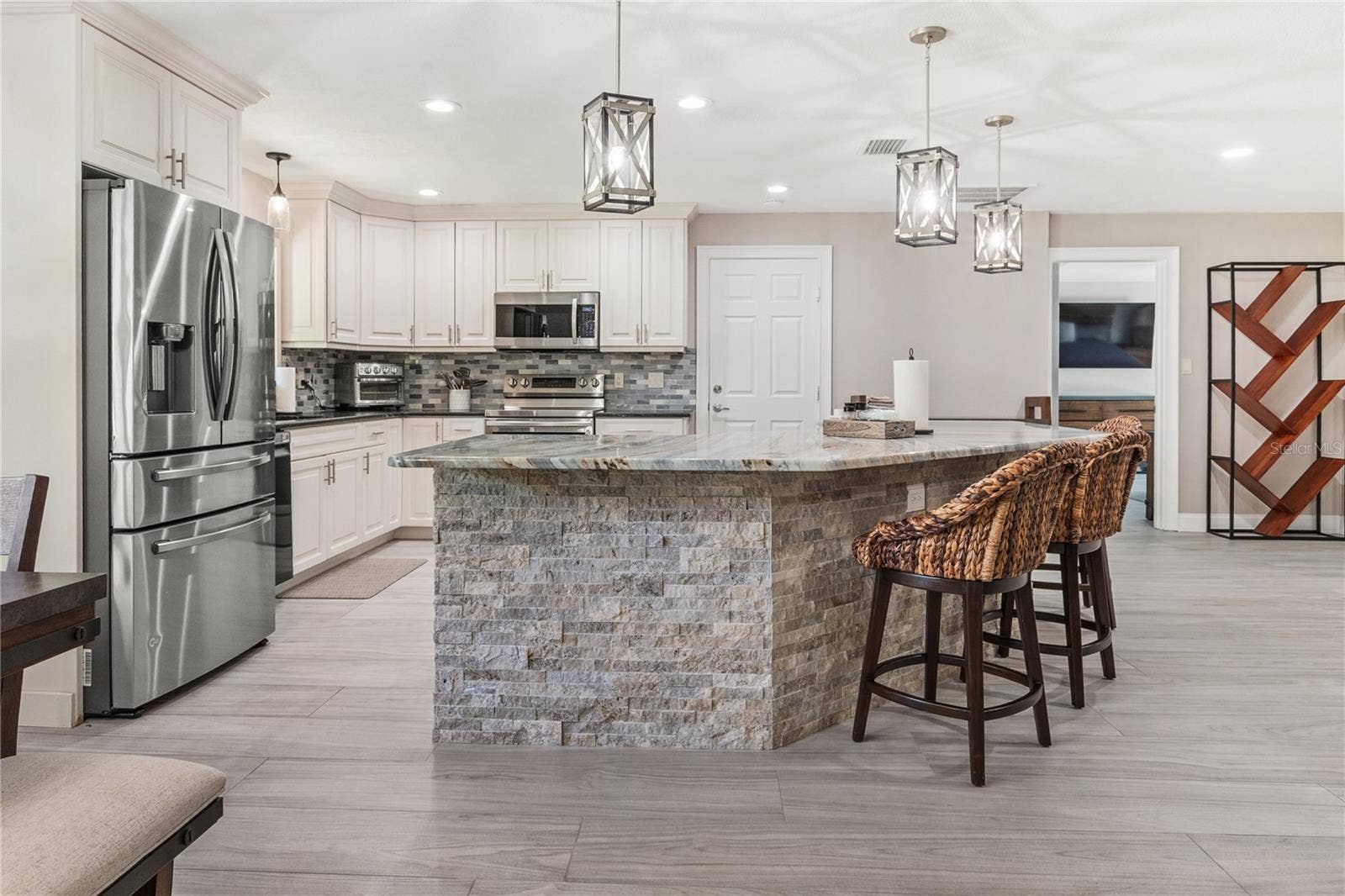 1010 EDGEWATER DRIVE, Winter Haven, FL 33884 1010 EDGEWATER DRIVE, Winter Haven, FL 33884