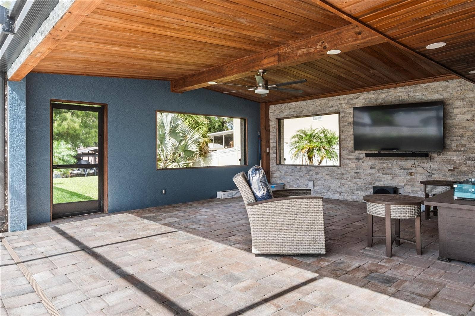 1010 EDGEWATER DRIVE, Winter Haven, FL 33884 1010 EDGEWATER DRIVE, Winter Haven, FL 33884