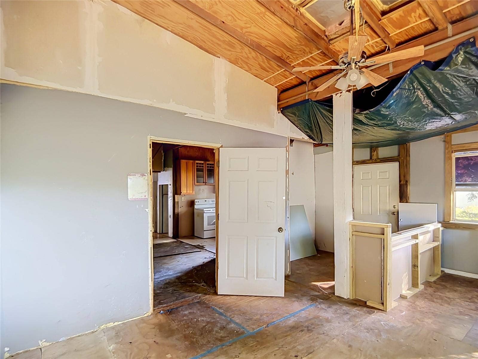 729 CREVASSE STREET, Lakeland, FL 33805 729 CREVASSE STREET, Lakeland, FL 33805