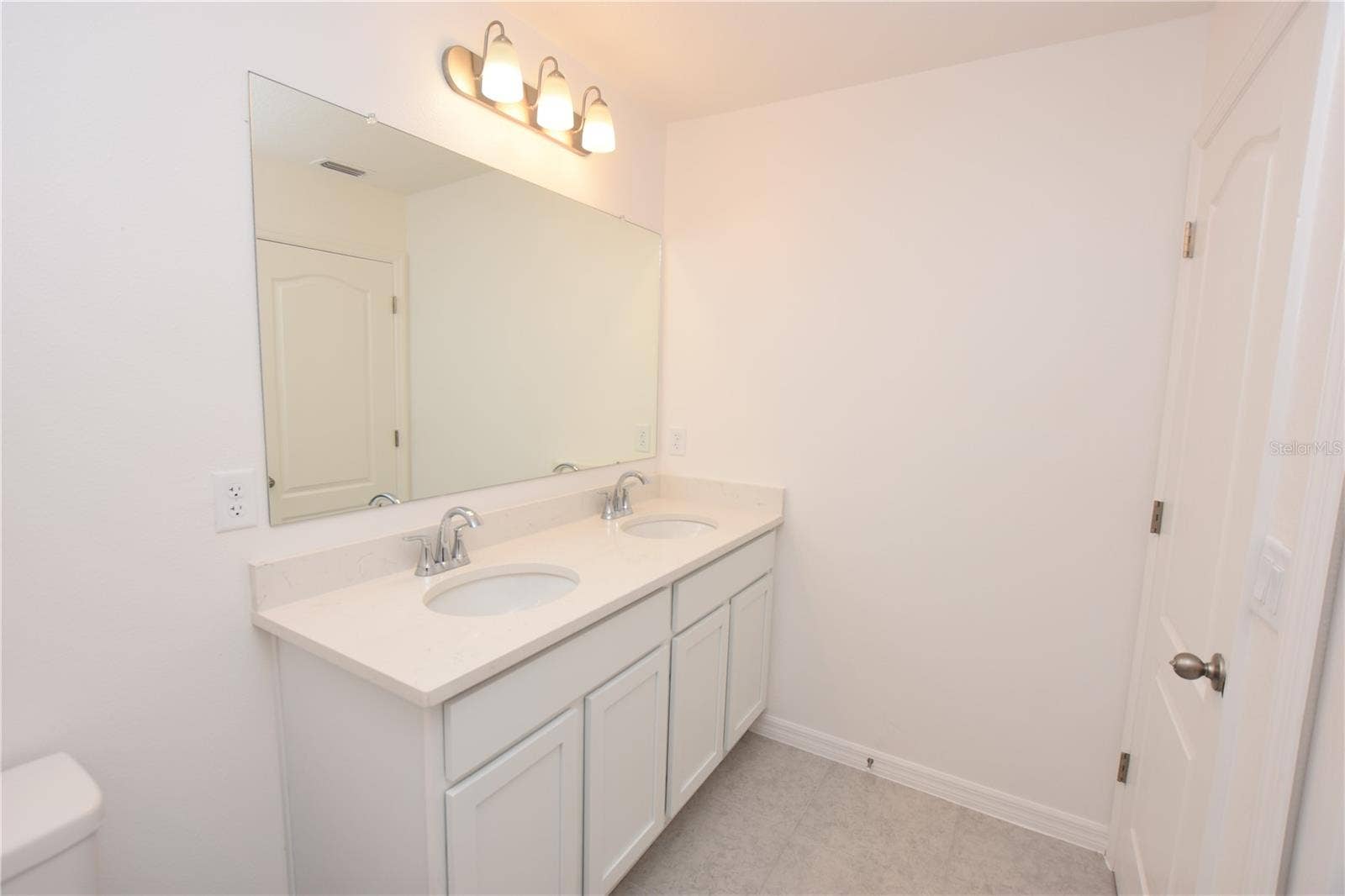 3913 ACADEMIA AVENUE, Lakeland, FL 33803 3913 ACADEMIA AVENUE, Lakeland, FL 33803