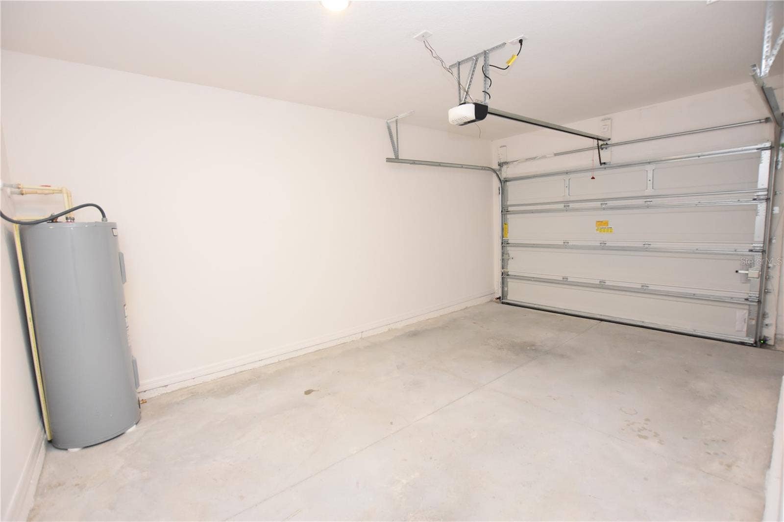 3913 ACADEMIA AVENUE, Lakeland, FL 33803 3913 ACADEMIA AVENUE, Lakeland, FL 33803