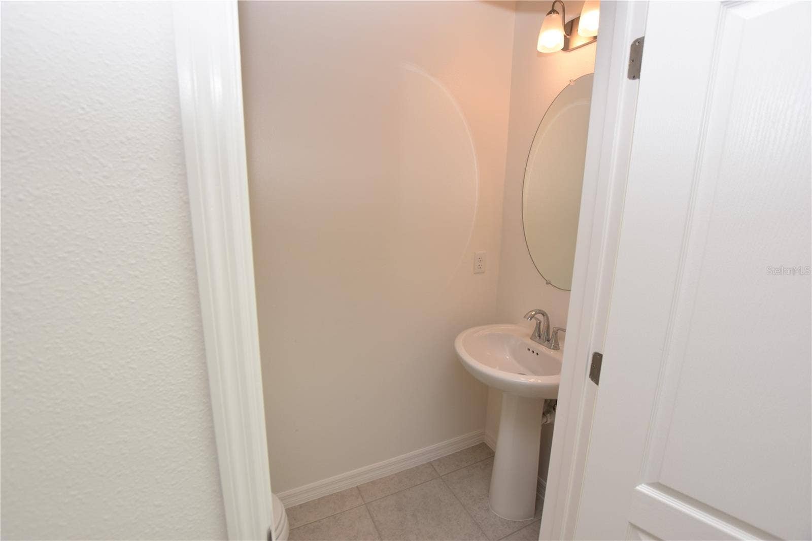 3913 ACADEMIA AVENUE, Lakeland, FL 33803 3913 ACADEMIA AVENUE, Lakeland, FL 33803