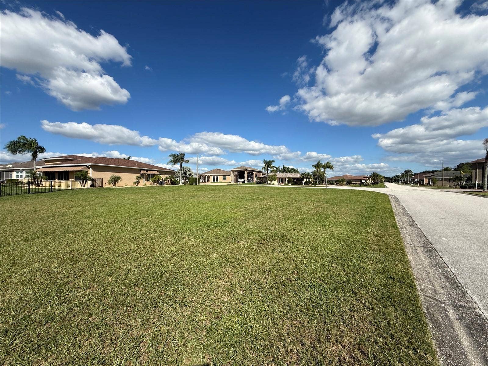 555 MEANDERING WAY, Polk City, FL 33868 555 MEANDERING WAY, Polk City, FL 33868
