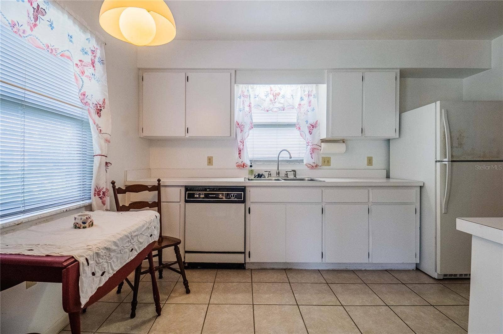 4912 Dawnview Kitchen