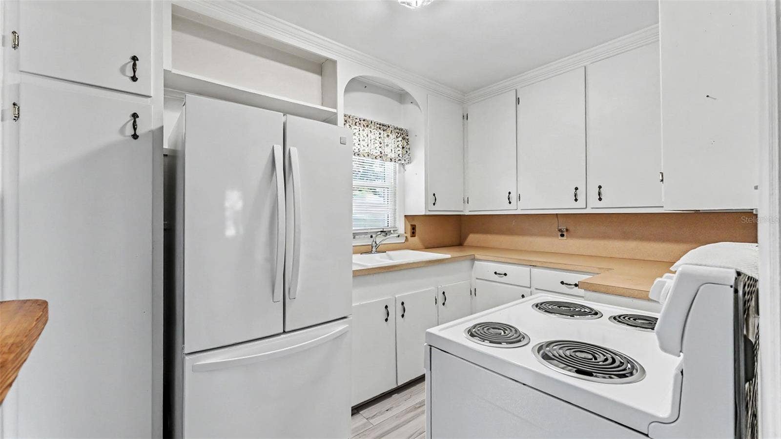 2206 BRISTOL AVENUE, Lakeland, FL 33803 2206 BRISTOL AVENUE, Lakeland, FL 33803
