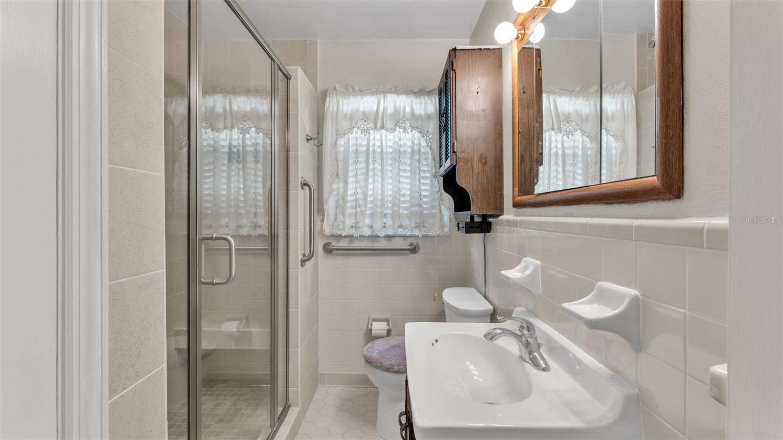 2206 BRISTOL AVENUE, Lakeland, FL 33803 2206 BRISTOL AVENUE, Lakeland, FL 33803