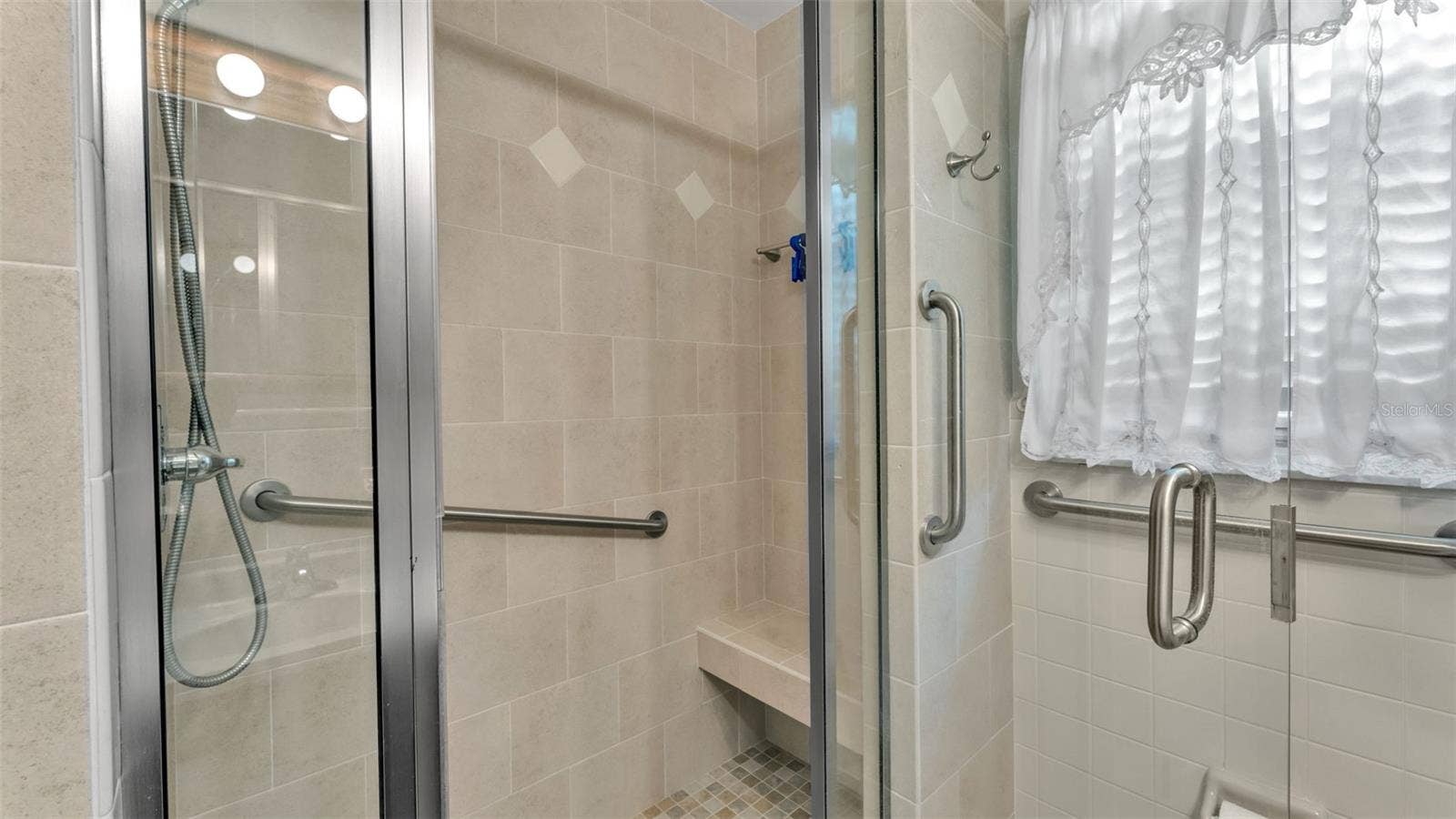 2206 BRISTOL AVENUE, Lakeland, FL 33803 2206 BRISTOL AVENUE, Lakeland, FL 33803