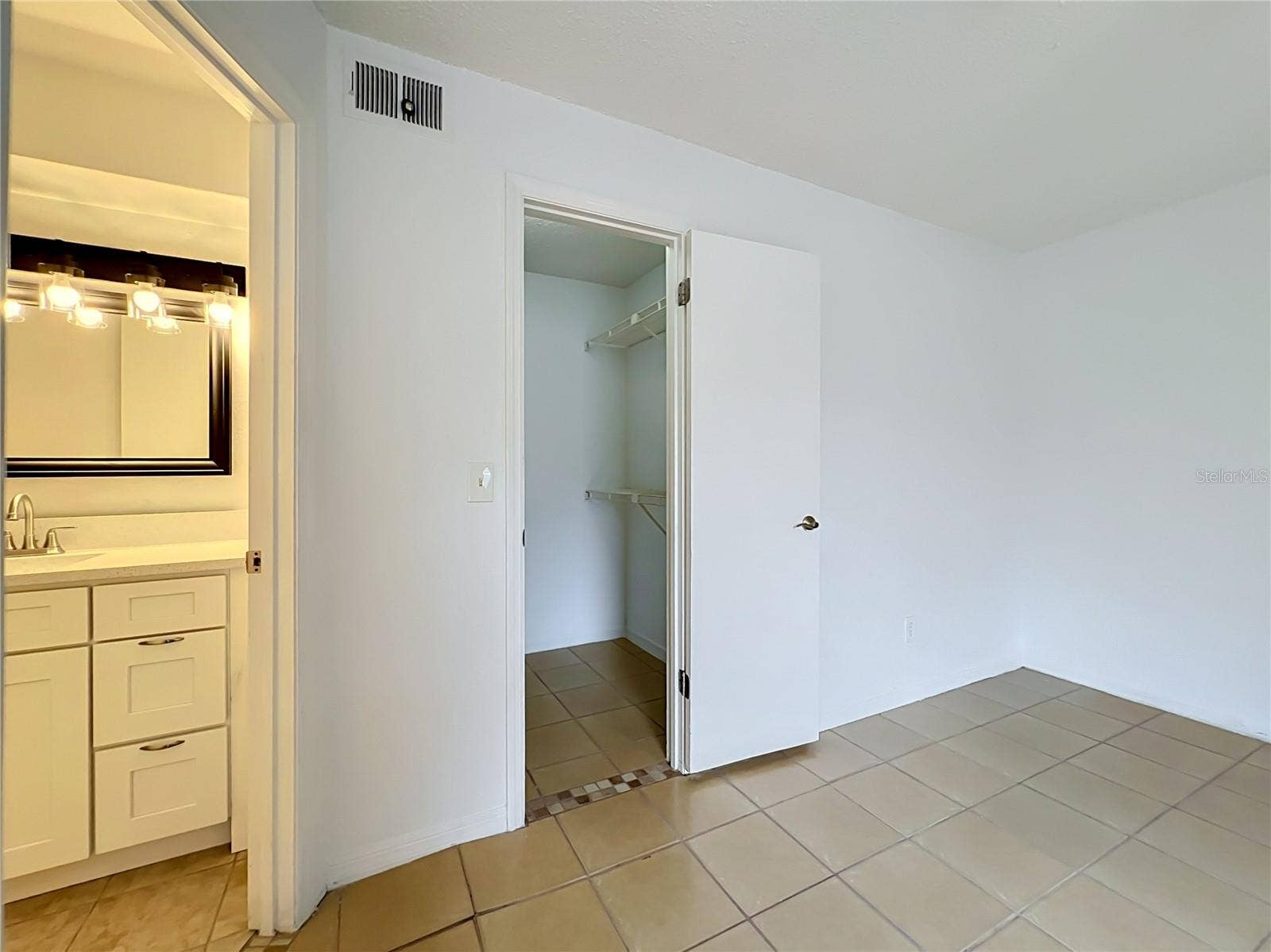 5116 CONROY ROAD, #23, Orlando, FL 32811 5116 CONROY ROAD, #23, Orlando, FL 32811
