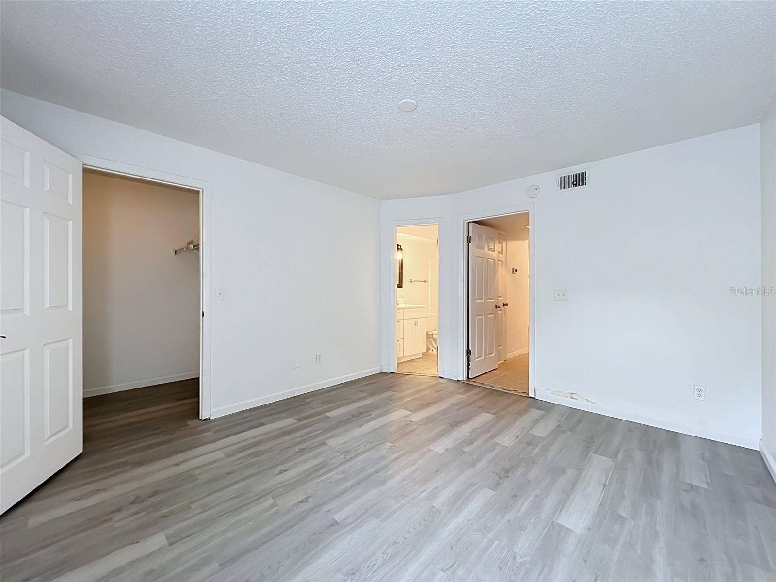 5116 CONROY ROAD, #23, Orlando, FL 32811 5116 CONROY ROAD, #23, Orlando, FL 32811