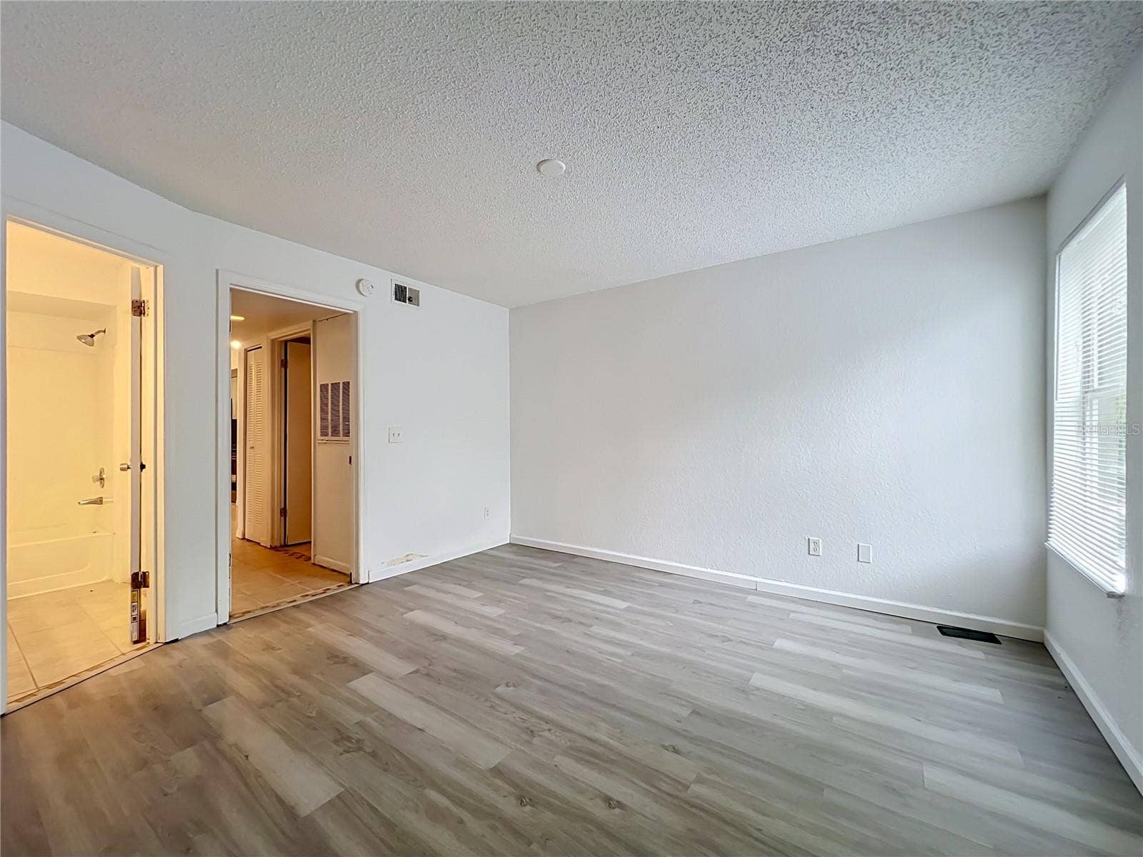 5116 CONROY ROAD, #23, Orlando, FL 32811 5116 CONROY ROAD, #23, Orlando, FL 32811
