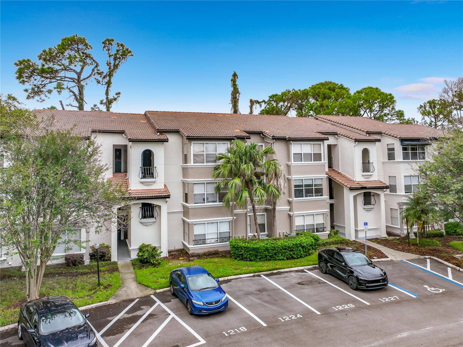 5116 CONROY ROAD, #23, Orlando, FL 32811 5116 CONROY ROAD, #23, Orlando, FL 32811