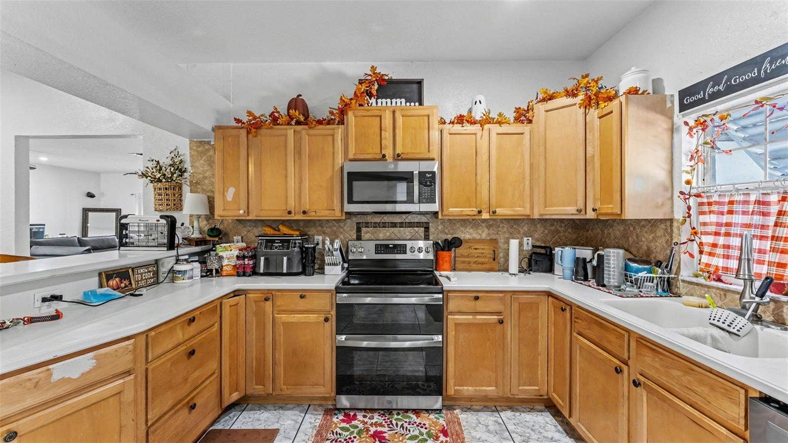 69 PINE FOREST DRIVE, Haines City, FL 33844 69 PINE FOREST DRIVE, Haines City, FL 33844