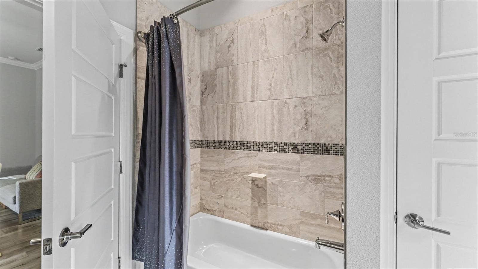 6426 HIGHLANDS OAK TRAIL, Lakeland, FL 33813 6426 HIGHLANDS OAK TRAIL, Lakeland, FL 33813