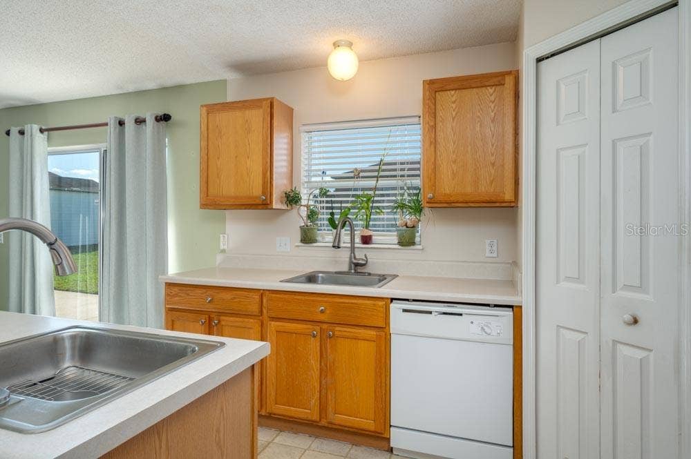 3643 WELLINGTON PL, Bartow, FL 33830 Kitchen