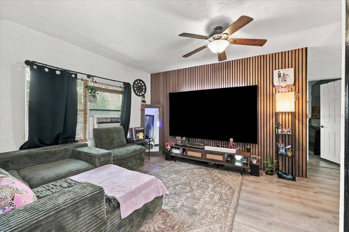118 S WATERLOO AVENUE, #120, Lakeland, FL 33801