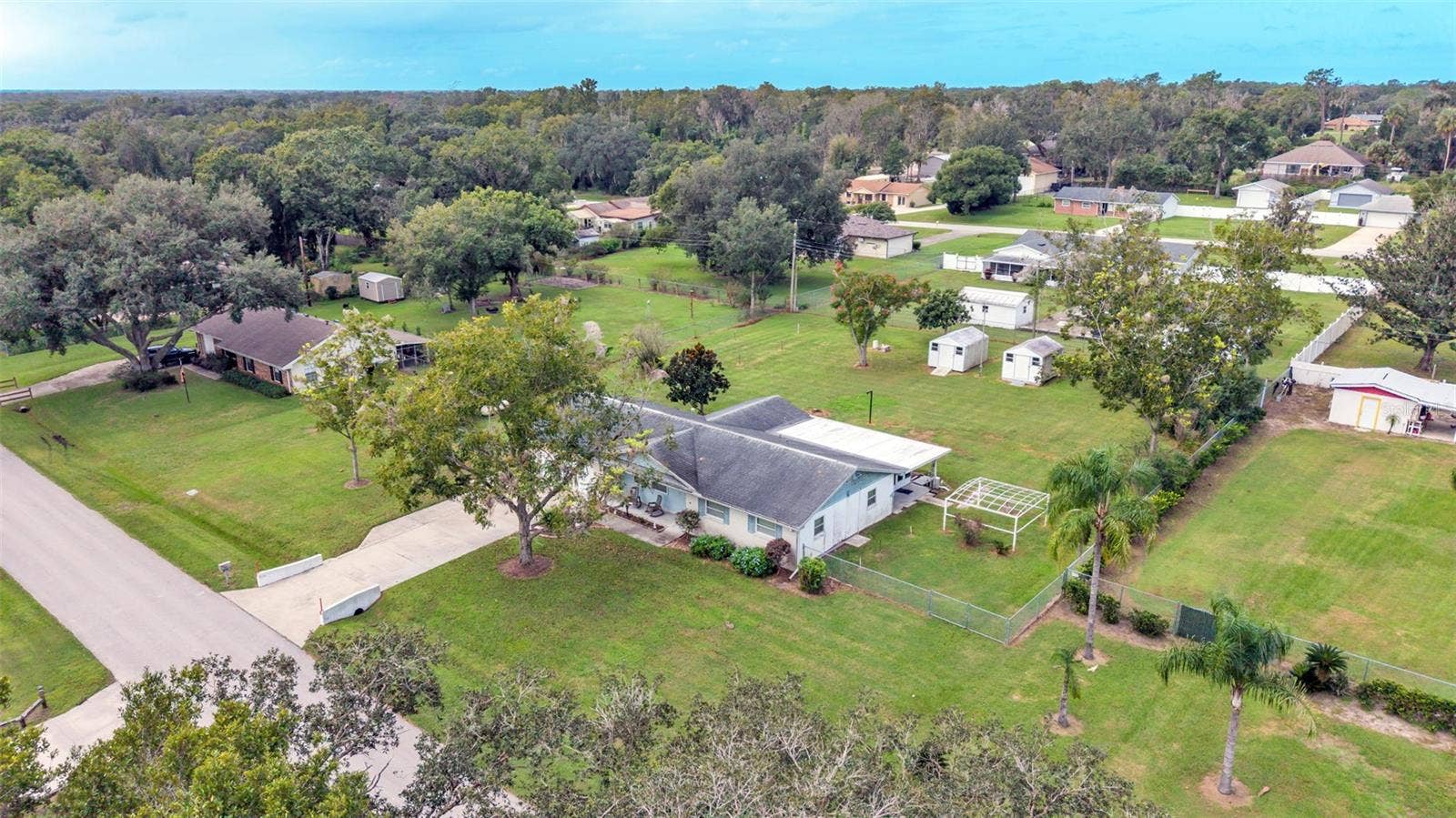6739 FARRIS DRIVE, Lakeland, FL 33811 6739 FARRIS DRIVE, Lakeland, FL 33811