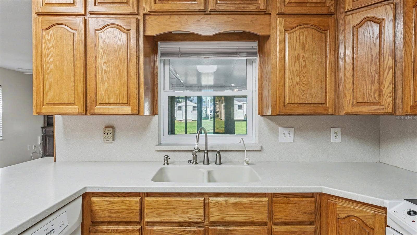 6739 FARRIS DRIVE, Lakeland, FL 33811 6739 FARRIS DRIVE, Lakeland, FL 33811