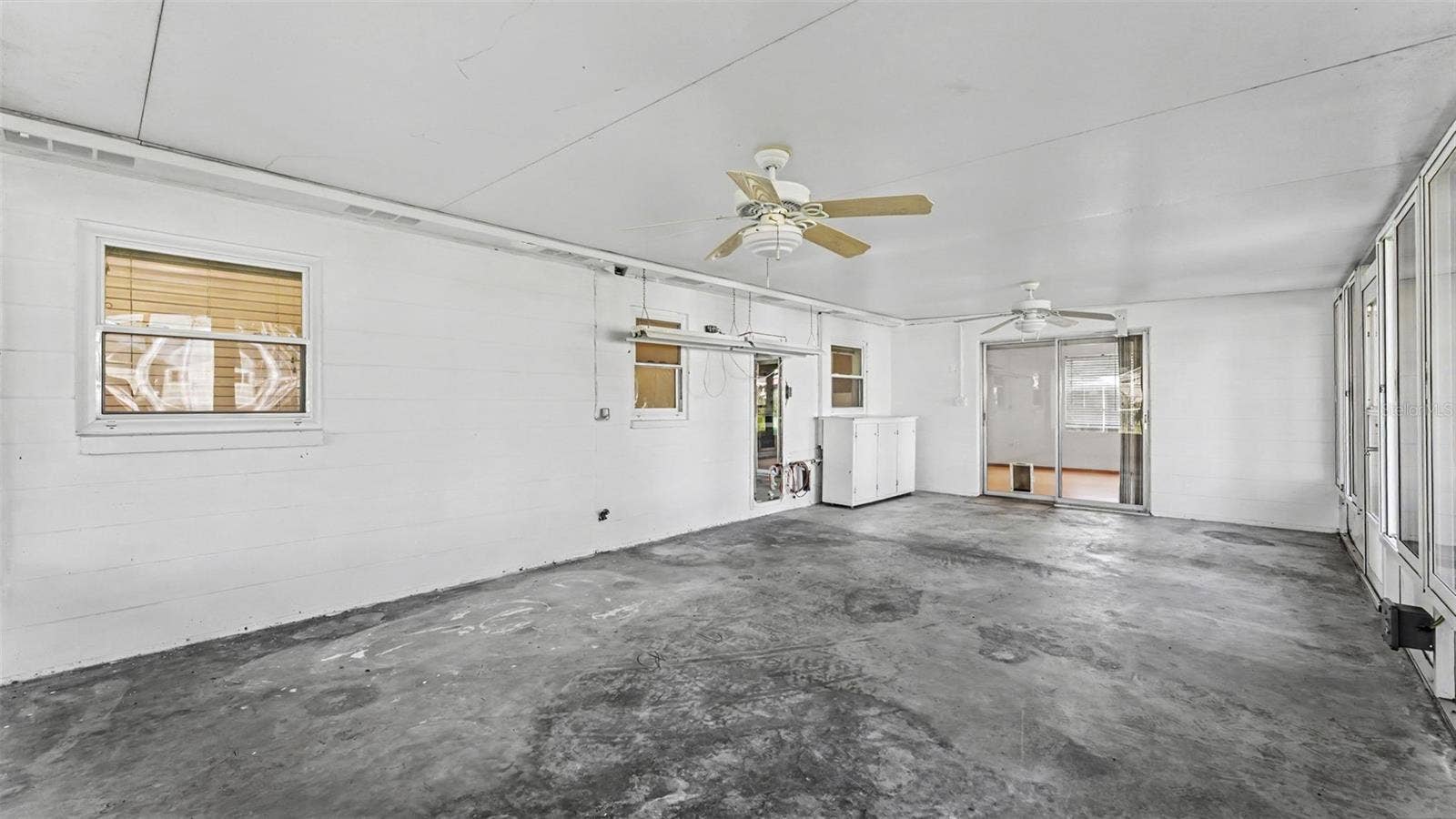 6739 FARRIS DRIVE, Lakeland, FL 33811 6739 FARRIS DRIVE, Lakeland, FL 33811