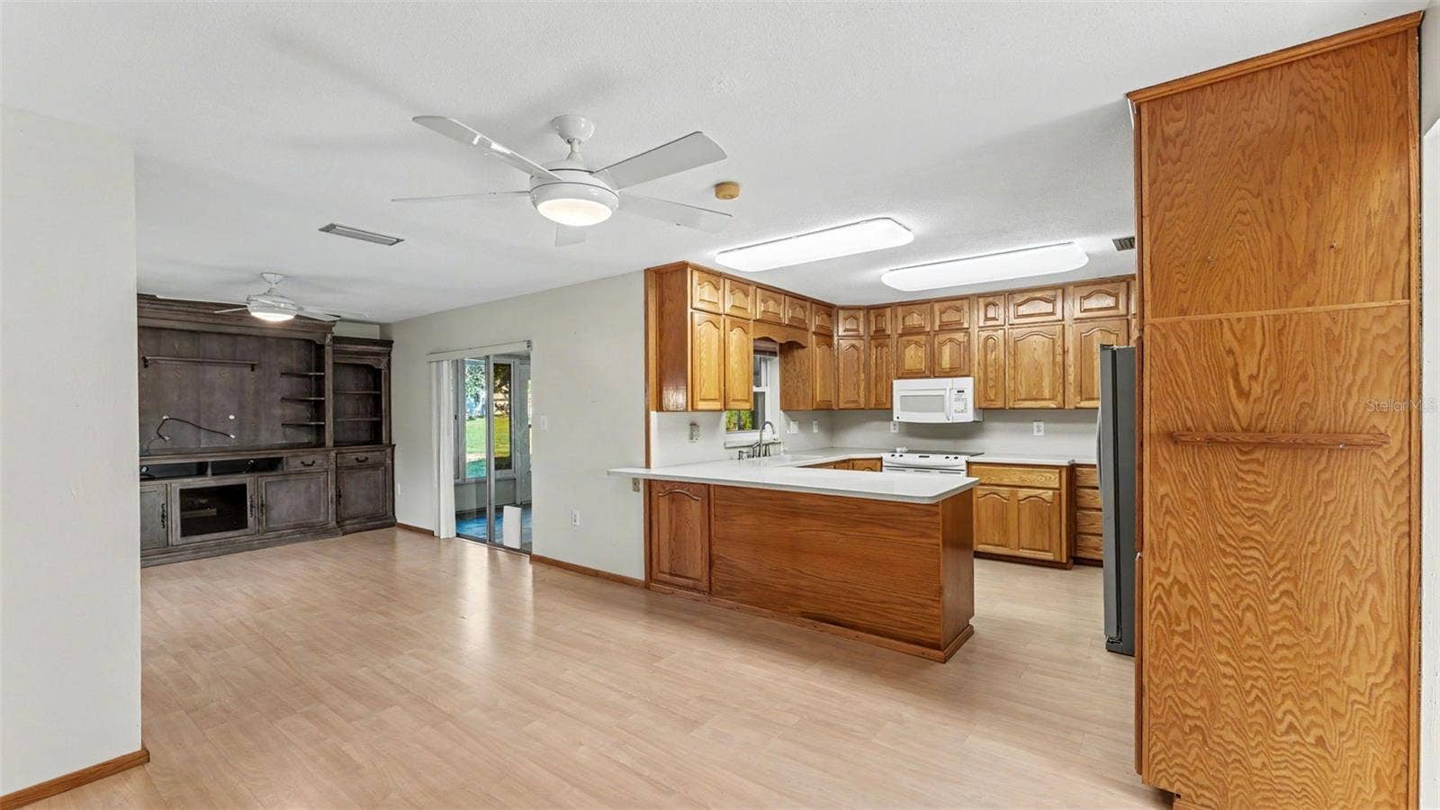 6739 FARRIS DRIVE, Lakeland, FL 33811 6739 FARRIS DRIVE, Lakeland, FL 33811