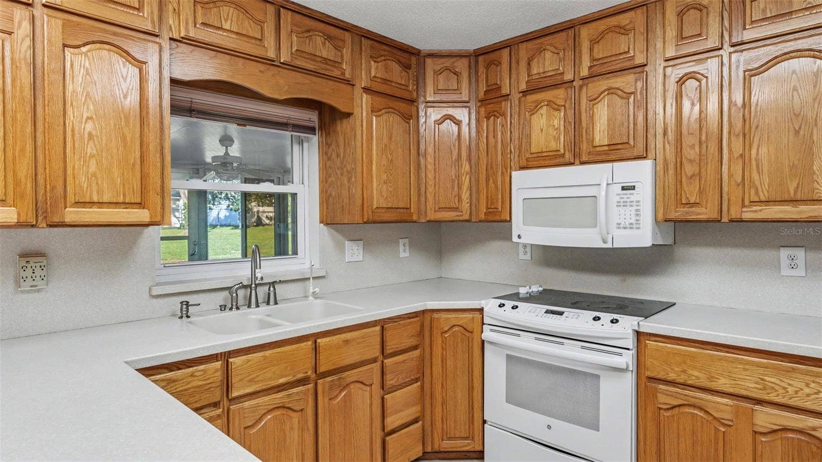 6739 FARRIS DRIVE, Lakeland, FL 33811 6739 FARRIS DRIVE, Lakeland, FL 33811
