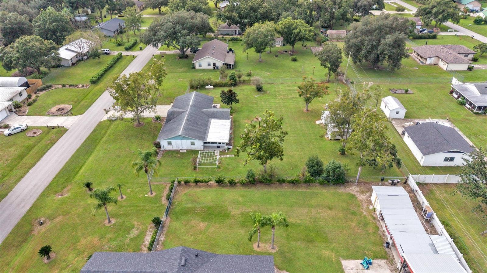 6739 FARRIS DRIVE, Lakeland, FL 33811 6739 FARRIS DRIVE, Lakeland, FL 33811