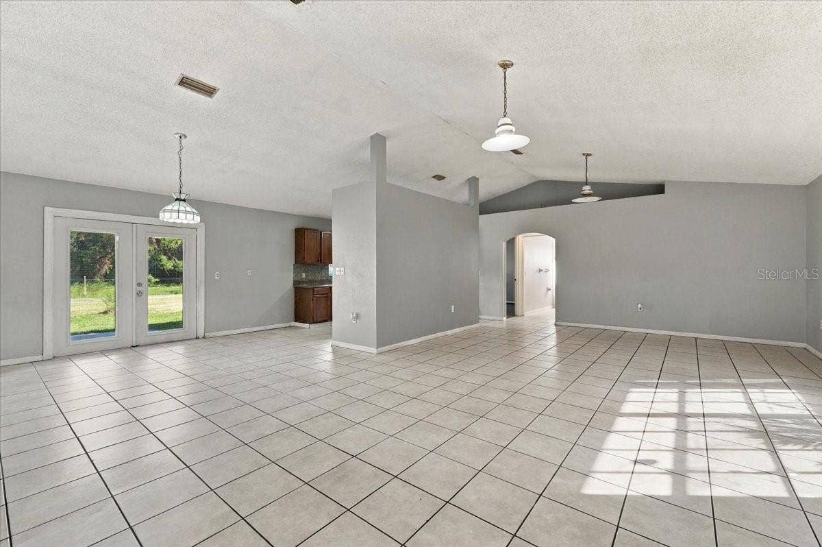 107 FLORIDA GRACKLE COURT, Frostproof, FL 33843 107 FLORIDA GRACKLE COURT, Frostproof, FL 33843